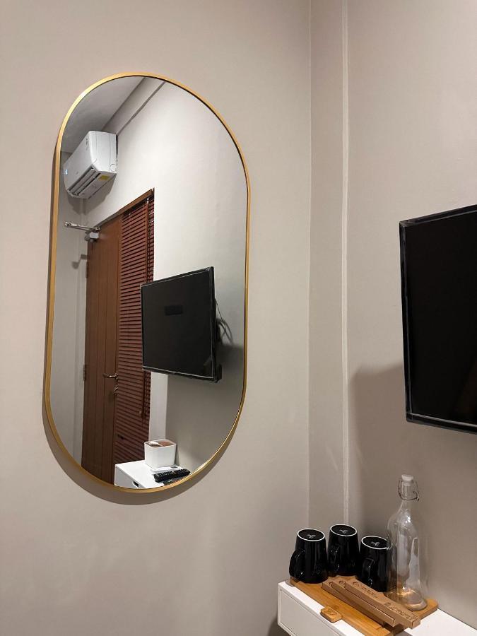 Lugano Arte Homestay Jakarta Extérieur photo