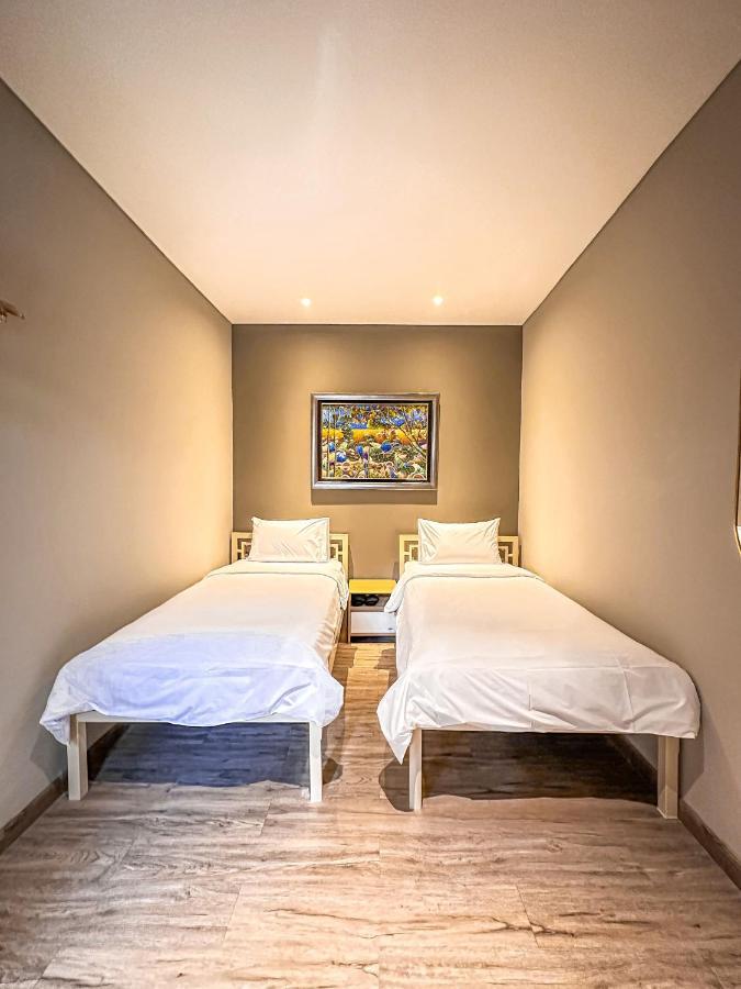 Lugano Arte Homestay Jakarta Extérieur photo