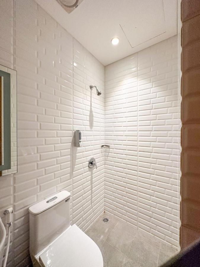 Lugano Arte Homestay Jakarta Extérieur photo