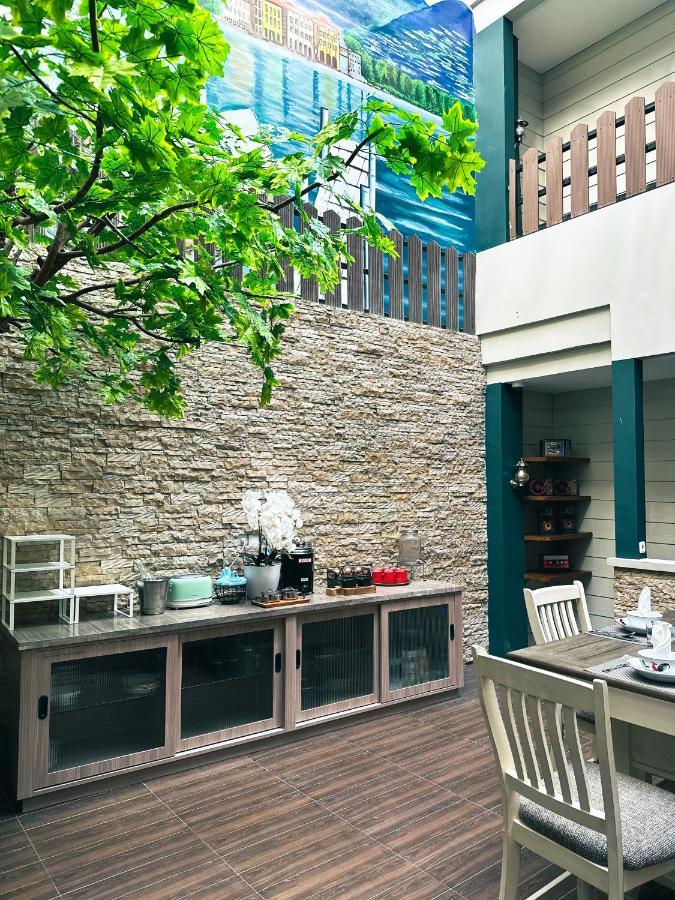 Lugano Arte Homestay Jakarta Extérieur photo