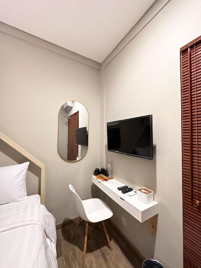 Lugano Arte Homestay Jakarta Extérieur photo