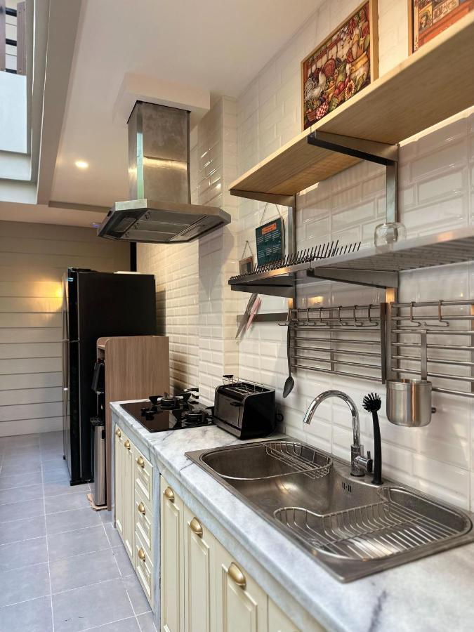Lugano Arte Homestay Jakarta Extérieur photo