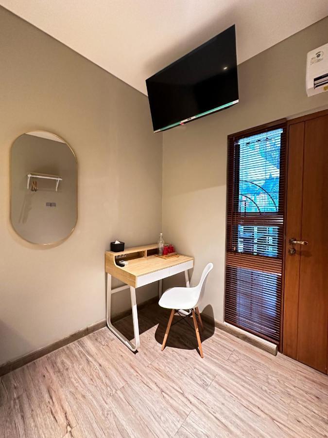 Lugano Arte Homestay Jakarta Extérieur photo